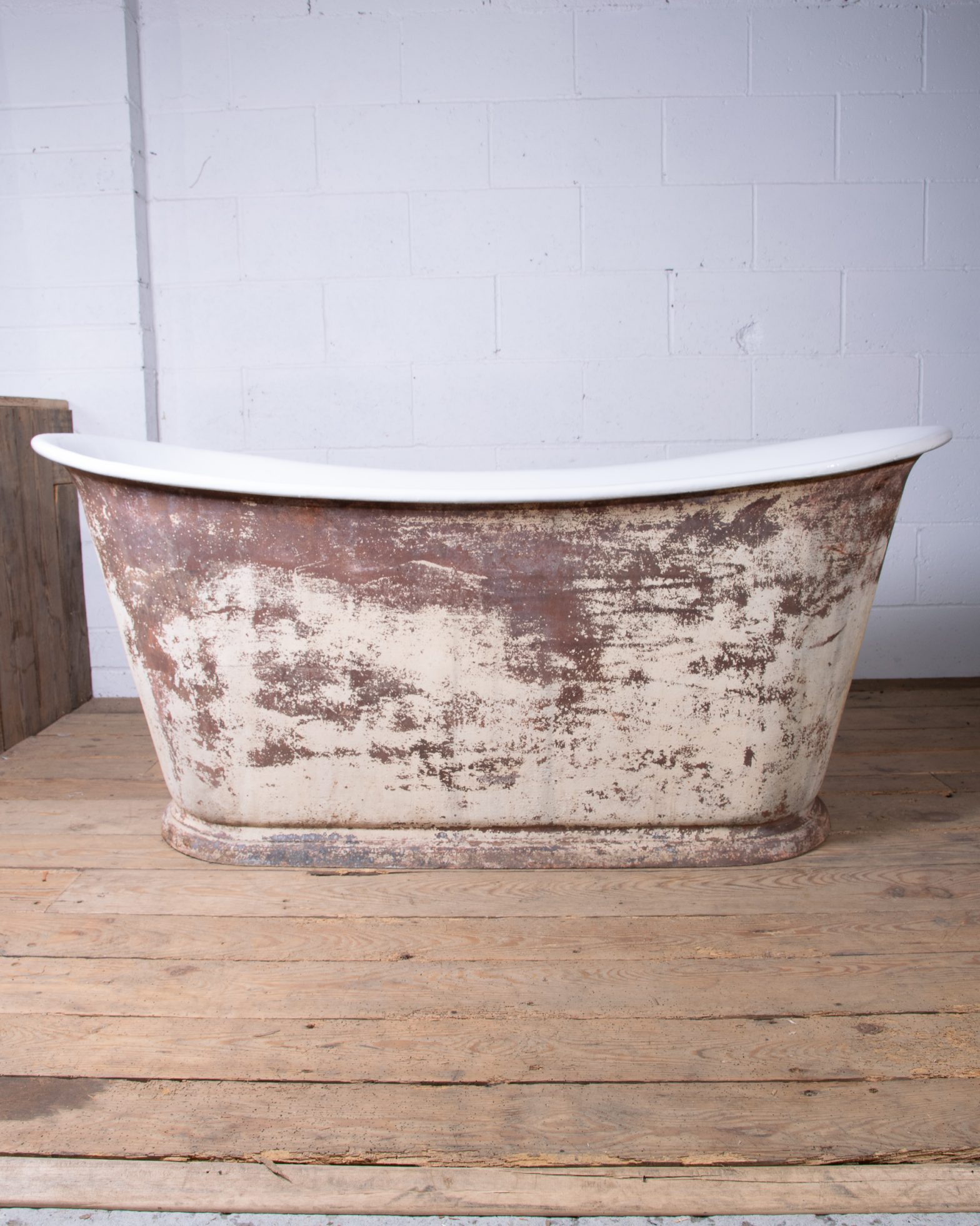 Antique Cast Iron Bath