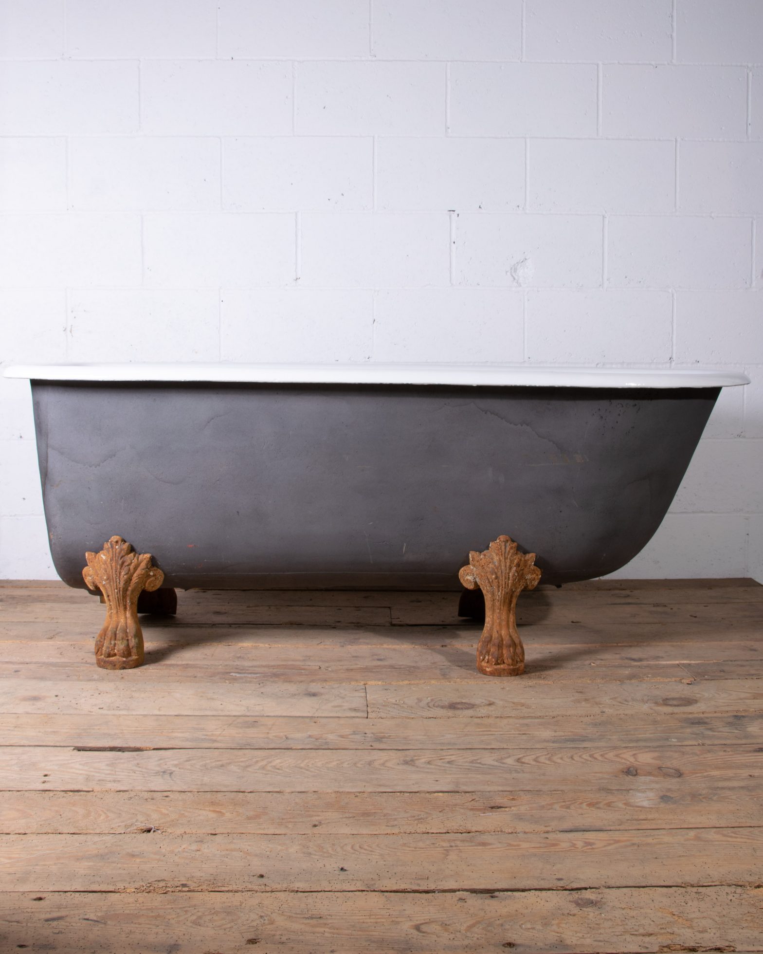 Antique Cast Iron Bath