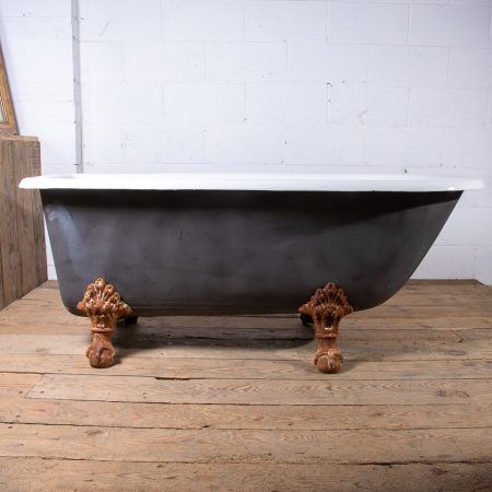 Antique Rolltop Bathtub