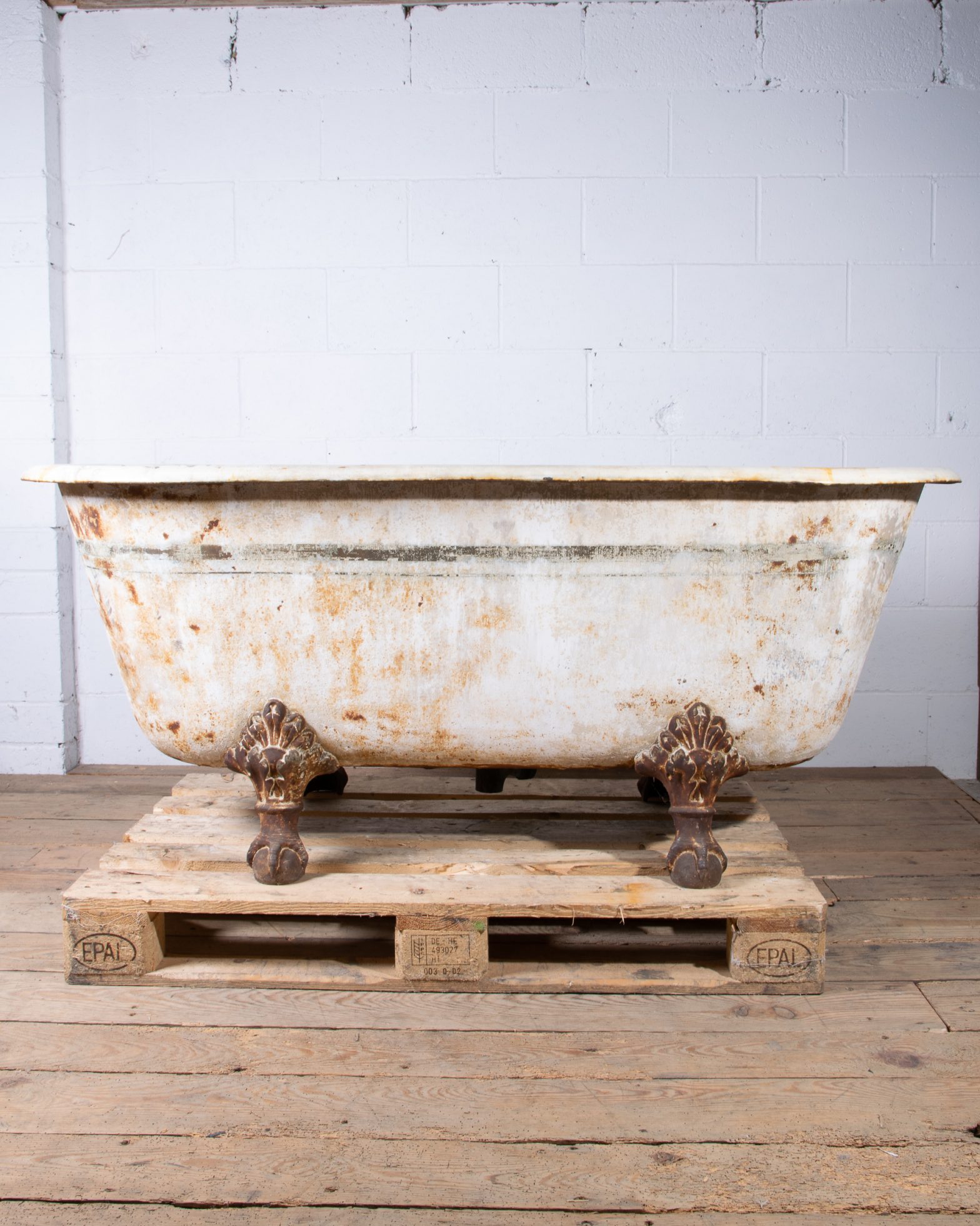 Antique Clawfoot Bath