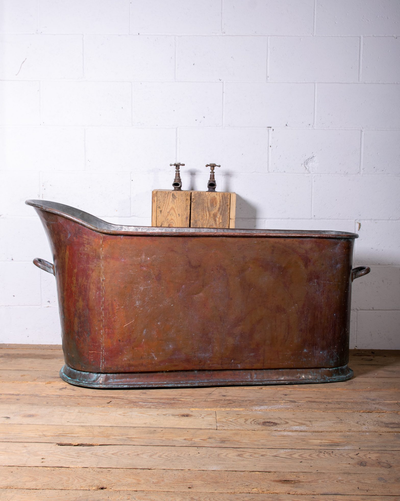 Antique Copper Slipper Bath