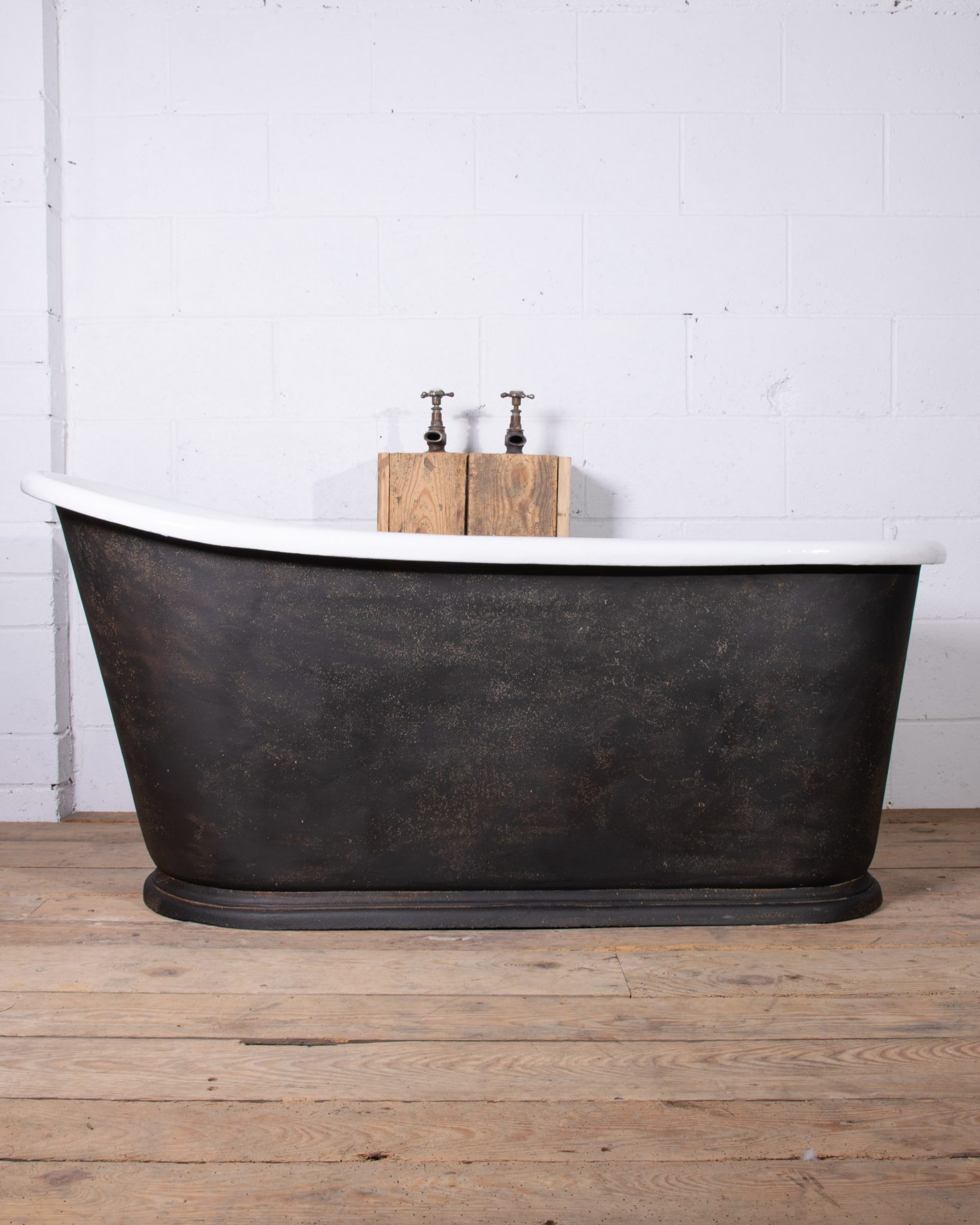 Antique Slipper Bathtub