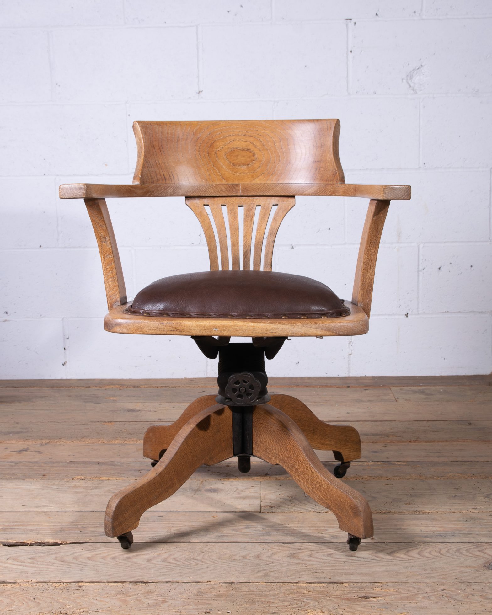 Oak Swivel Tilt Captain's Chair