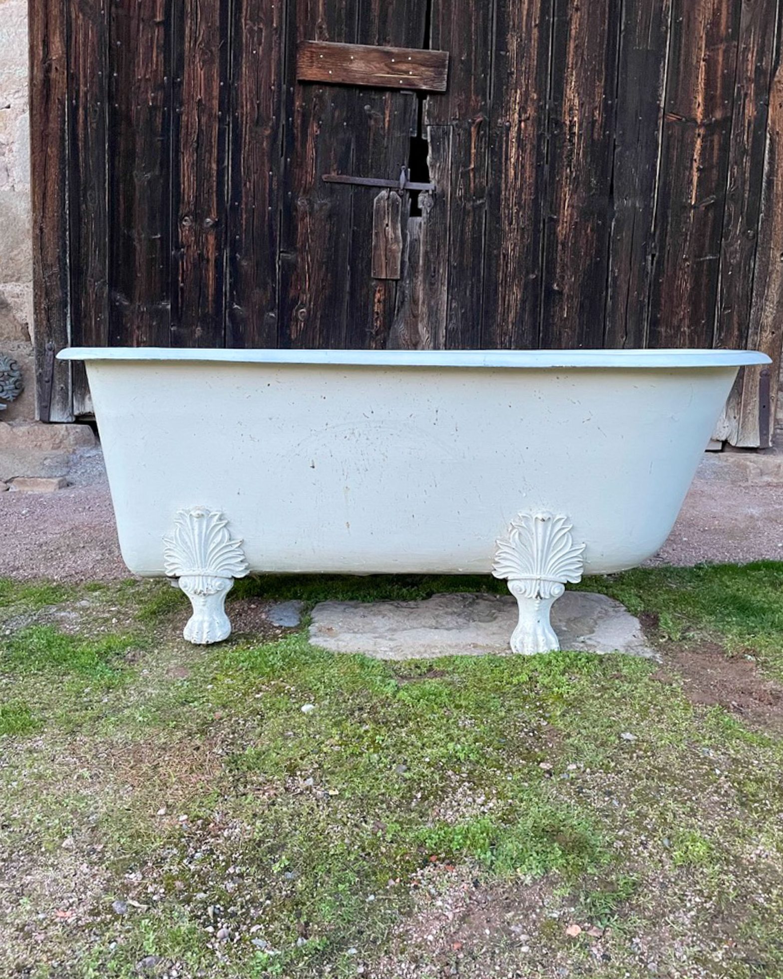 Antique Lionfeet Bath