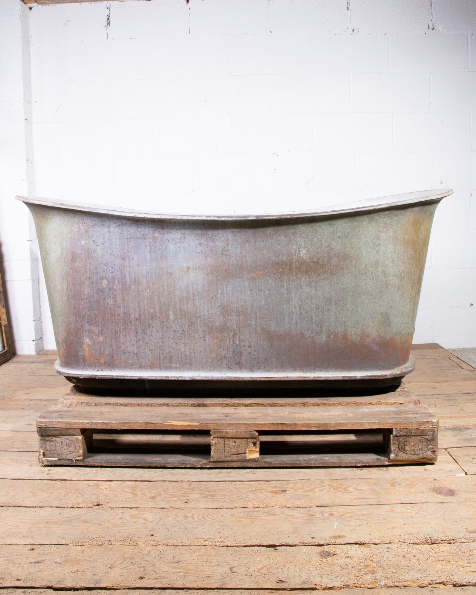Antique Bath Rogeat