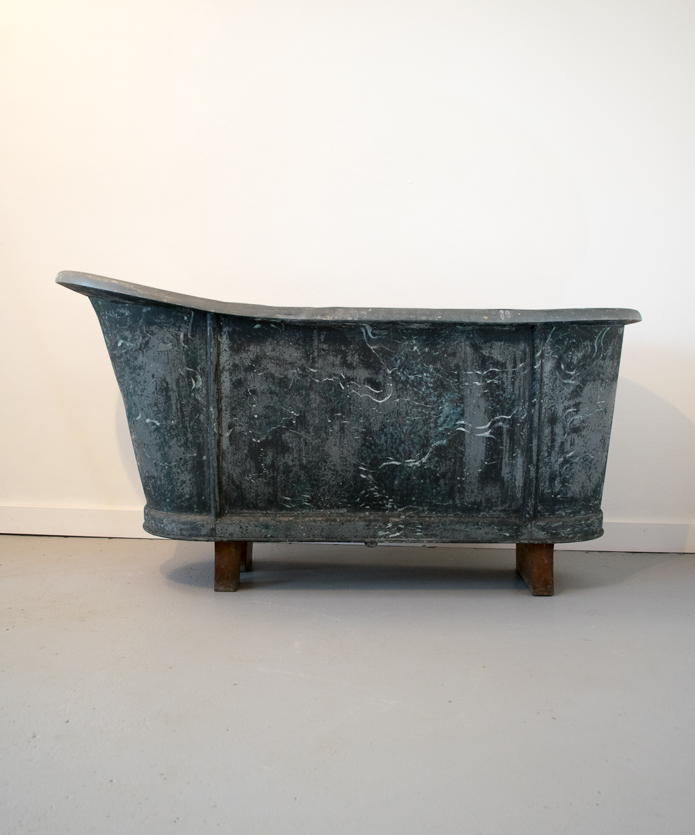 Zinc Slipper Bath