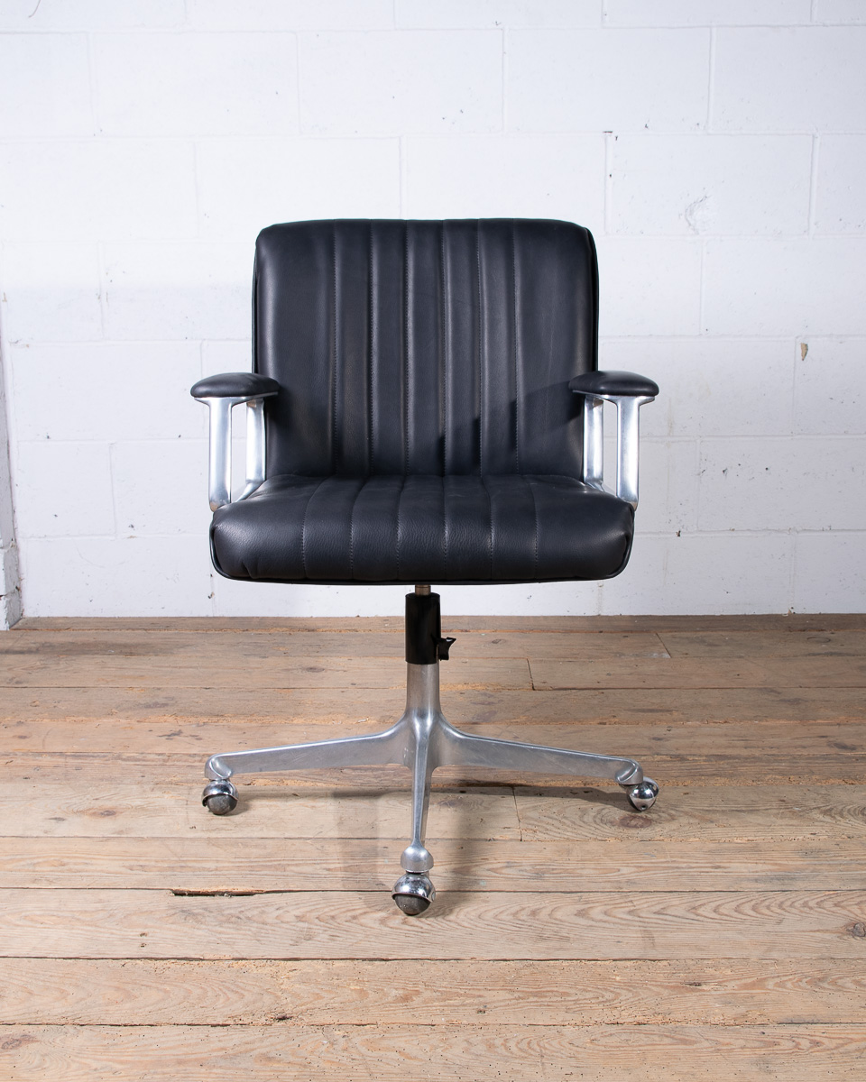 Osvaldo Borsani P126 Chair