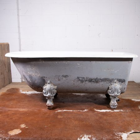 Cast Iron Lionfoot Bath