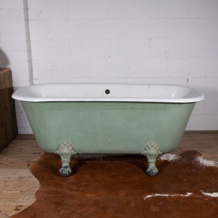 Antique Clawfoot Bath
