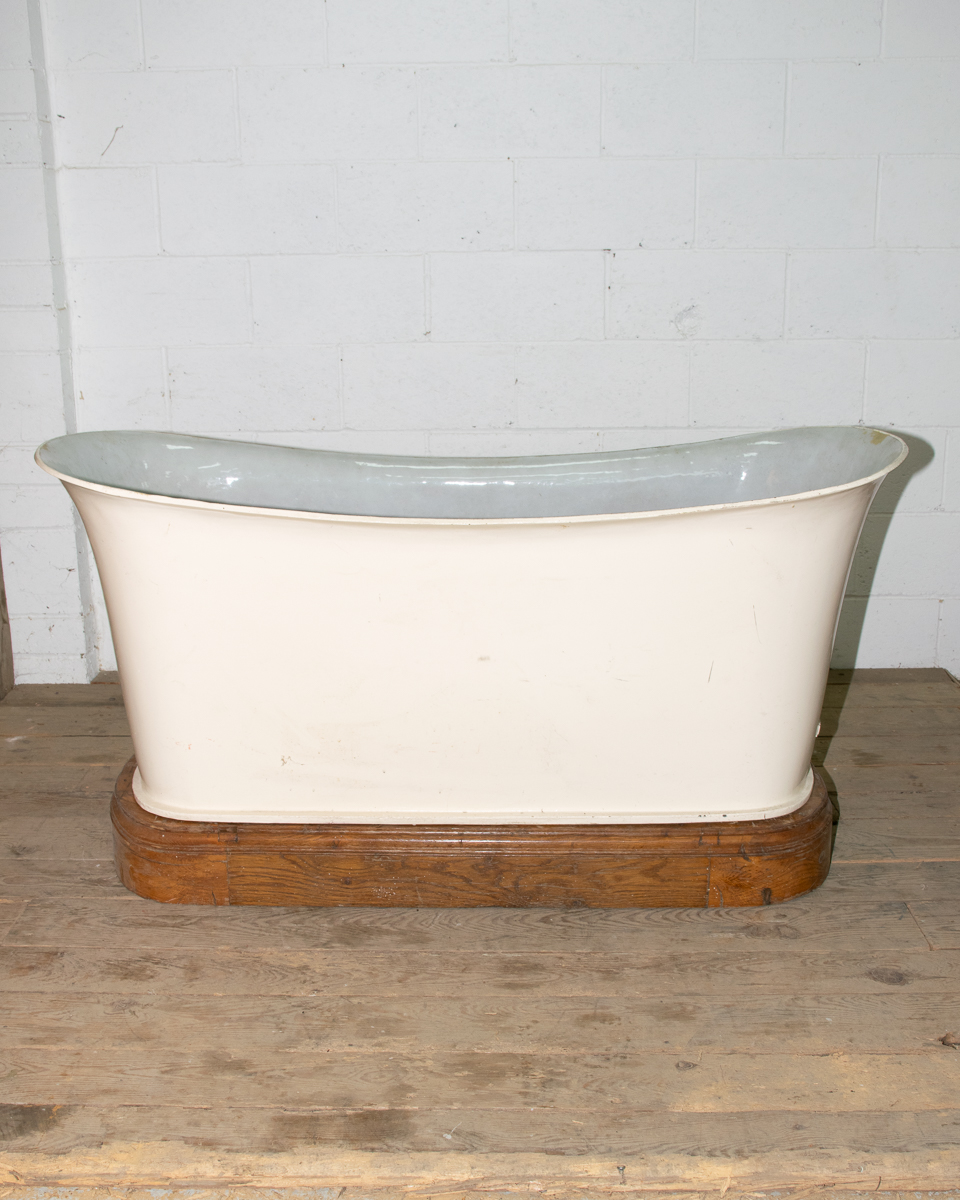 Rogeat Empire Bath